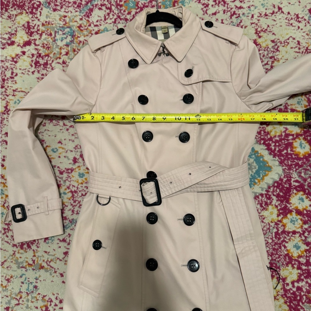 Authentic Burberry Light Pink Trench Coat - Picture 14 of 15